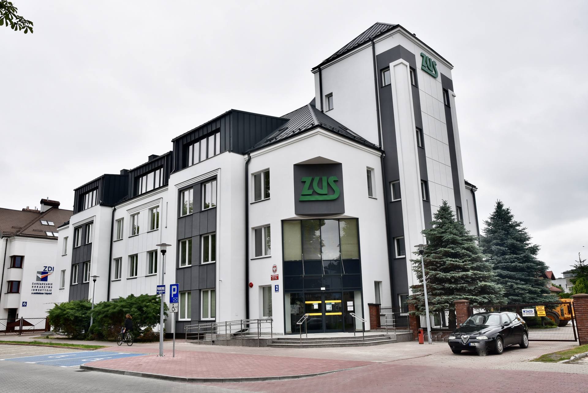 Przed wizytą w oddziale ZUS Zamość warto zapoznać się z informacjami dostępnymi na stronie.